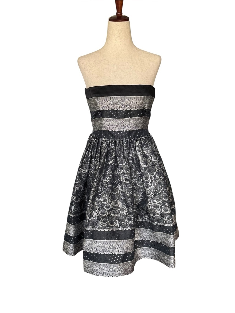RED Valentino Strapless Black Silver Jacquard Cocktail Party Evening Dress 38 XS